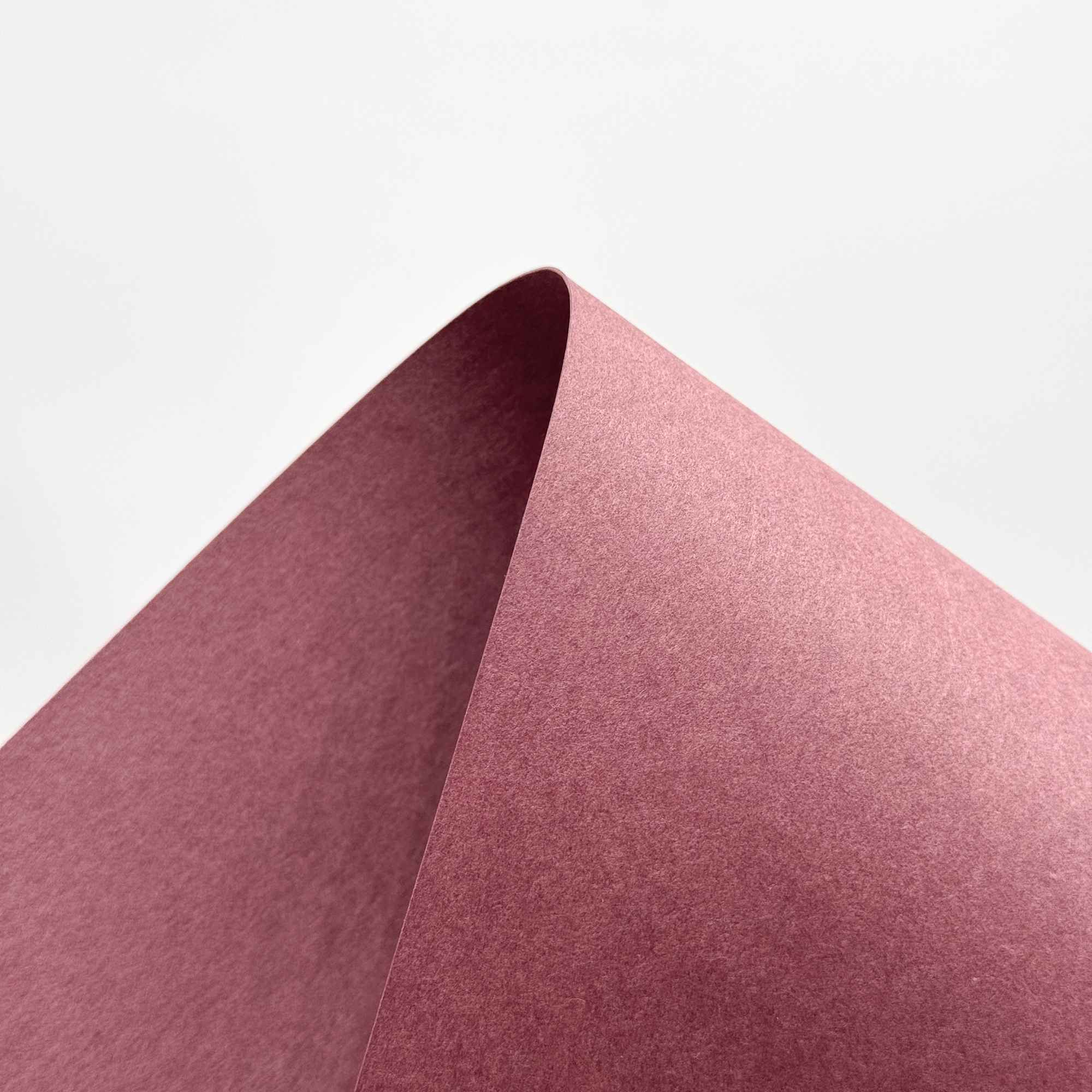 Mohawk Mosaic Rosewood 100lb/271g Vellum Finish Cardstock 8-1/2x11